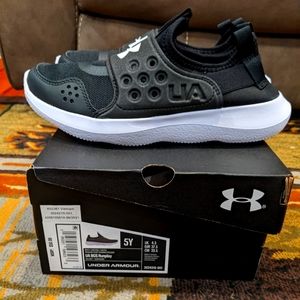 Under Armour Runplay sneakers